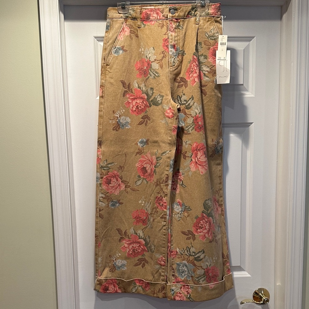 NWT Anthropologie Pilcro Tan Floral cuffed denim pants size 28.